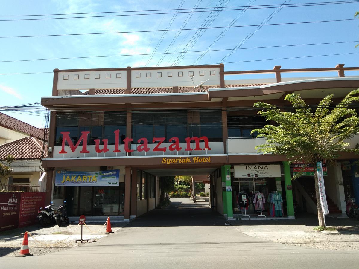 Multazam Hotel Solo Esterno foto